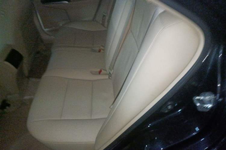 Used Toyota Camry 2016 2.0G 10th Anniversary Leading Edition
