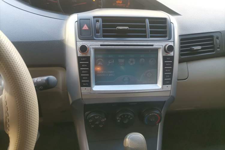 Used Toyota Verso 2014 Starlight 180E CVT Elite Edition
