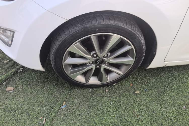 Used Hyundai Elantra 2015 1.6L Automatic Leading Model
