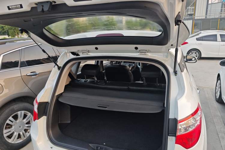 Used Changan CS35 2015 1.6L Automatic Prestige Model China IV Standard
