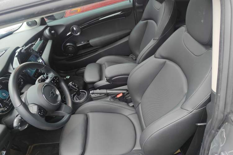 Used  MINI 2023 1.5T COOPER Artist
