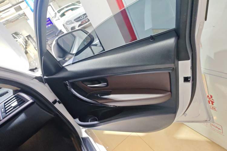 Used BMW 3 Series 2018 320Li Fashion Model
