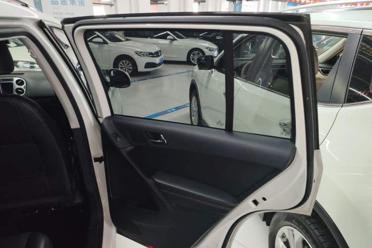 Used Volkswagen Tiguan 2017 300TSI Automatic Two-Wheel Drive Silk Road Luxury Edition
