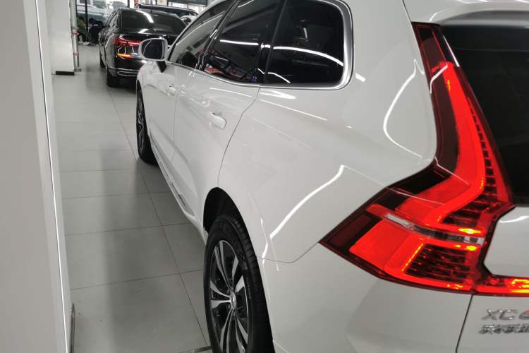 Used Volvo XC60 2025 B5 4x4 Smart Luxury Edition
