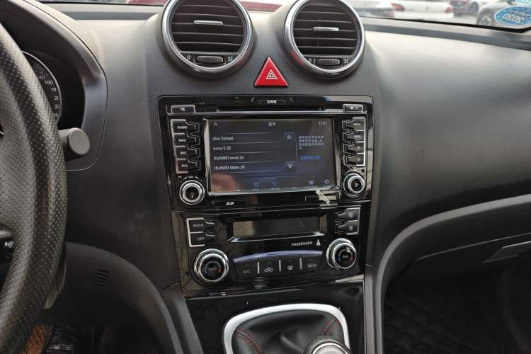 Used Haval H6 2016 Upgraded Model 1.5T Manual Two-Wheel Drive Elite Version
