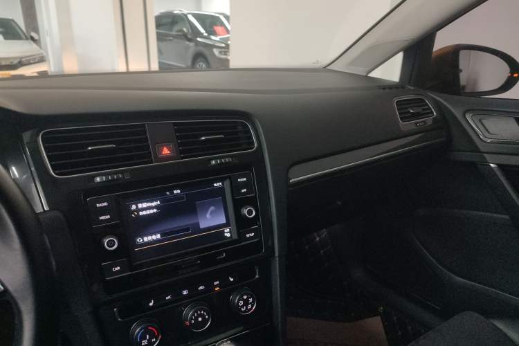 Used Volkswagen Golf 2018 230TSI Automatic Luxury Version