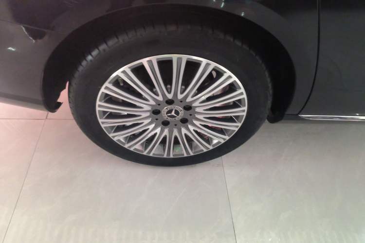 Used Mercedes-Benz E-Class 2023 Updated E 300 L Fashion Edition
