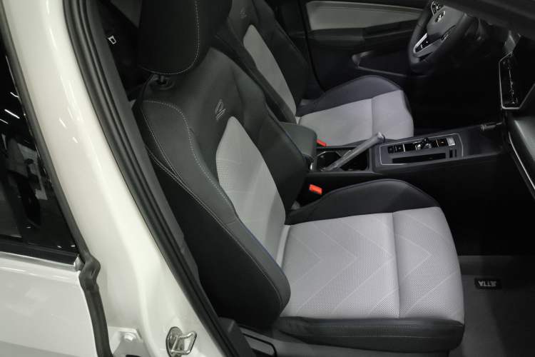 Used Volkswagen Golf 2025 300TSI R-Line