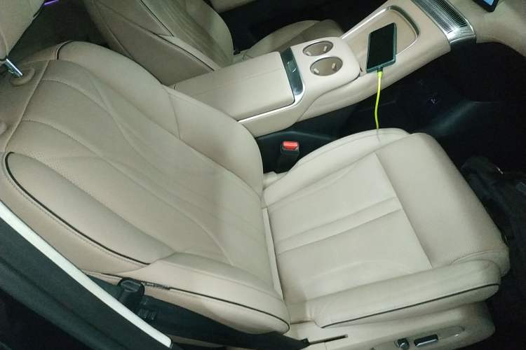 Used XPeng X9 2024 702 Ultra-Long Range Max
