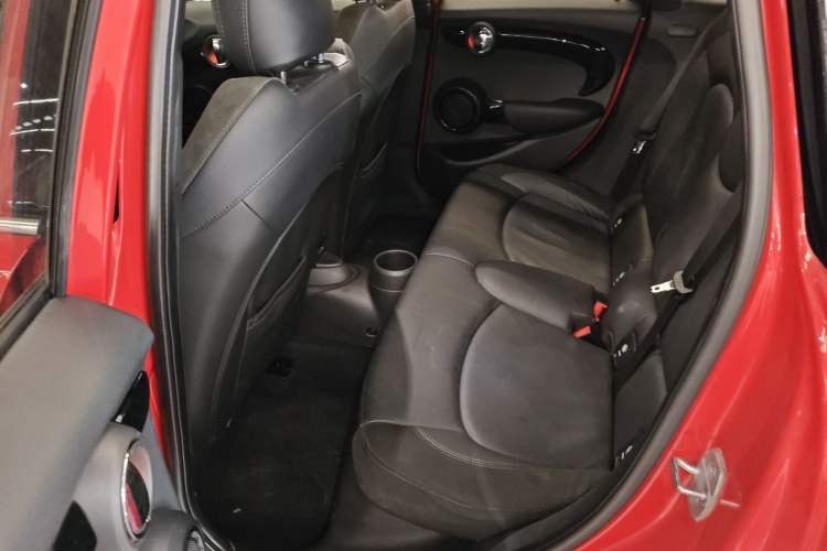 Used  MINI 2018 1.5T COOPER Racing Edition Five-Door Version
