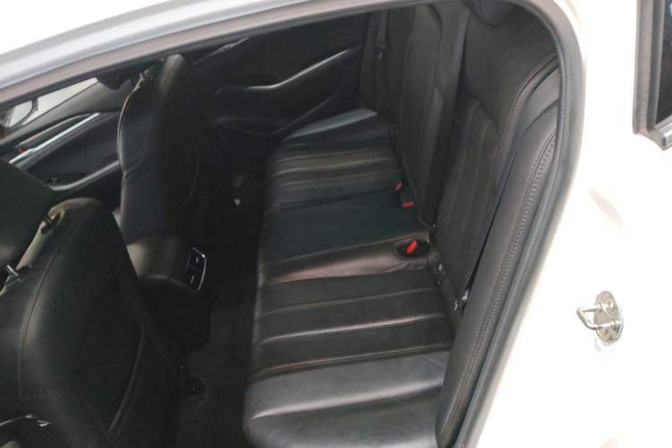 Used Mazda Atenza 2021 2.0L Blue Sky Luxury Edition
