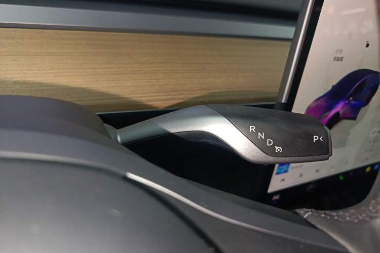 Used Tesla Model Y 2022 Long-Range All-Wheel-Drive Version