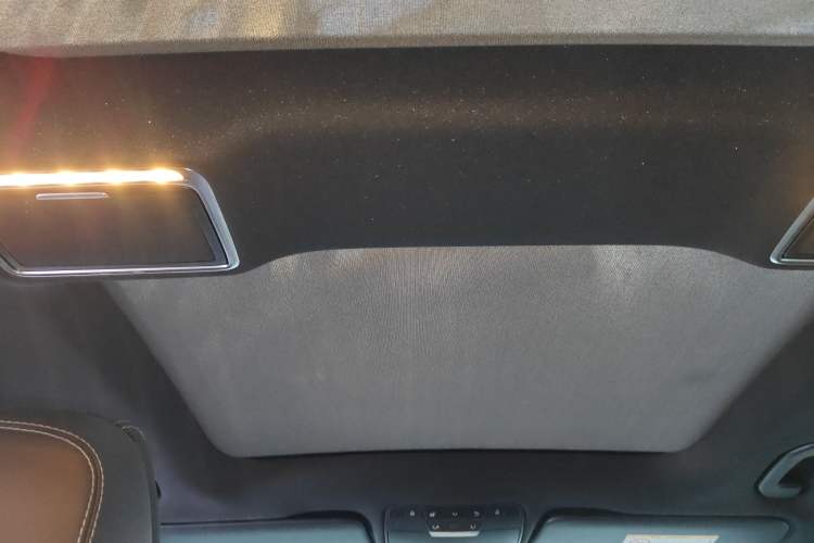 Used Mercedes-Benz GLC 2019 Facelift GLC 260 L 4MATIC Luxury Model
