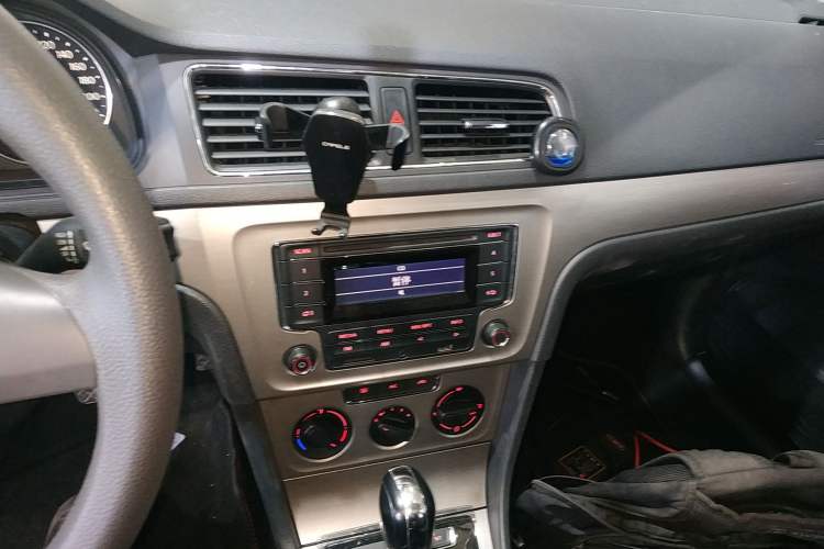 Used Volkswagen Lavida 2013 Restyled Classic 1.6L Automatic Comfort Edition
