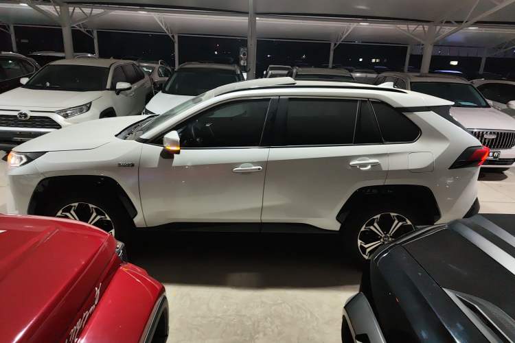 Used Toyota RAV4 Rongfang Plug-in Hybrid 2021 2.5L 4x4 Flagship Pro
