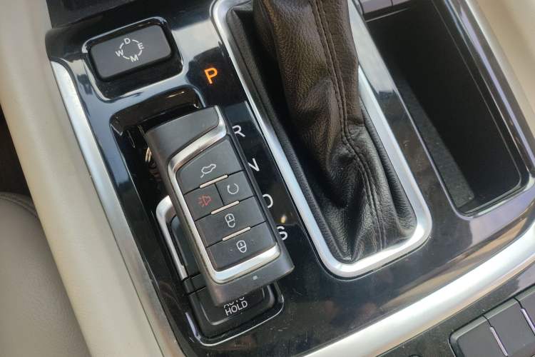 Used GAC Trumpchi GS8 2017 320T Two-Wheel Drive Luxury Smart Connectivity Version (7 Seats)
