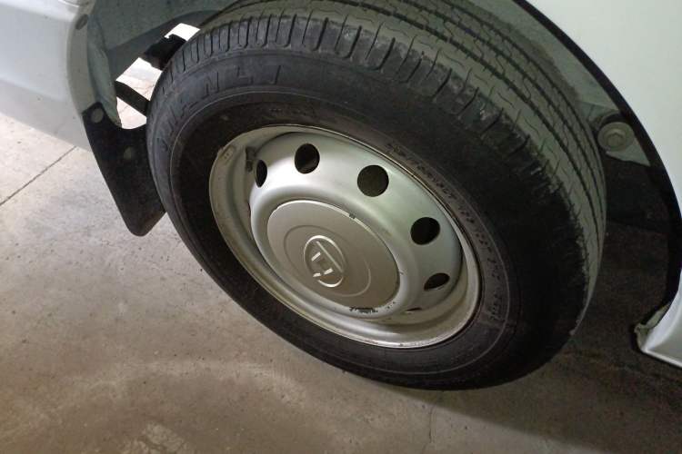 Used SAIC MAXUS Xintu V80 2021 2.0T Manual Classic Aoyuntong Short Wheelbase Ultra-Low Roof 7/8/9-Seater
