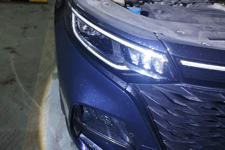 Used Roewe iMAX8 2021 400TGI Supreme Series Ultimate Edition
