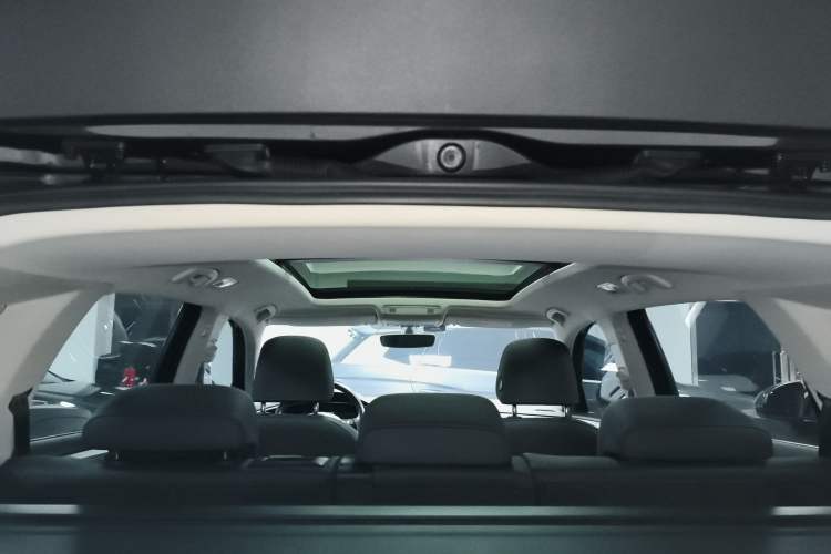 Used Volkswagen Tayron 2022 280TSI Two-Wheel Drive Luxury Smart Connectivity Version
