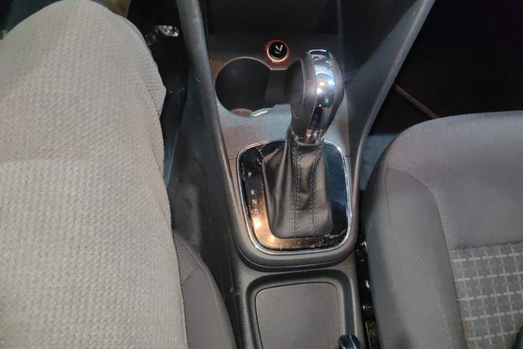 Used Volkswagen Polo 2016 1.6L Automatic Comfort Model
