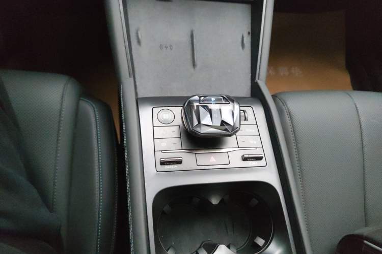 Used BYD Qin L 2025 DM-i Smart Drive 120KM Superior Model
