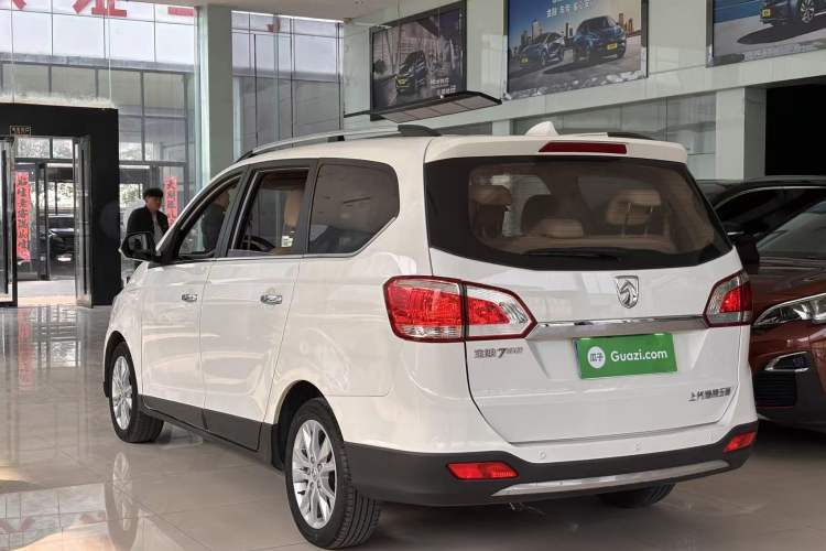 Used Baojun 730 2014 1.5L Manual Luxury Navigation ESP Version 7 Seats
