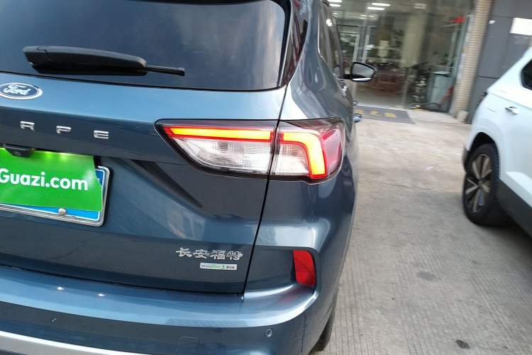 Used Ford Escape 2020 EcoBoost 245 Four-Wheel Drive Luxury Edition
