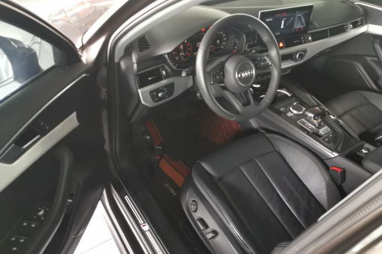 Used Audi A4L 2019 40 TFSI Fashion Edition China VI Emission Standard