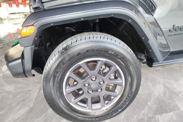 Used  Gladiator 2022 3.6L Pioneer Edition
