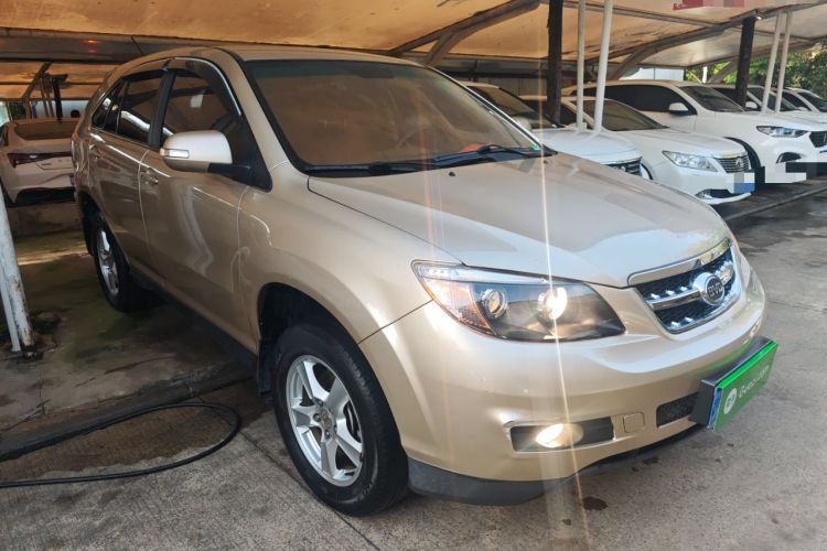 Used BYD S6 2014 2.0L Manual Luxury 5-Seater

