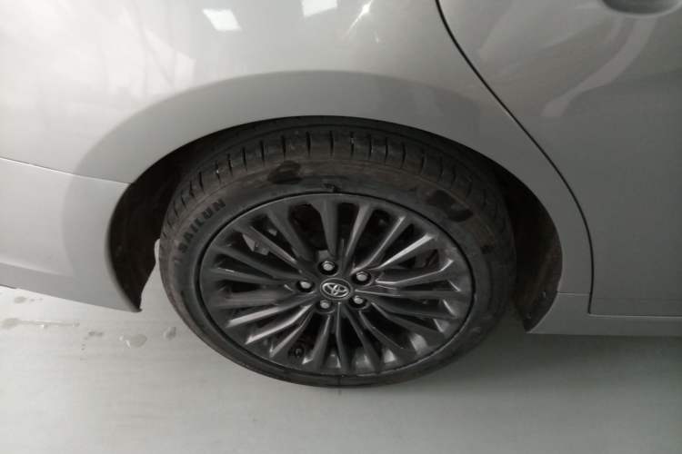 Used Toyota Avalon 2019 2.5L Touring Premium Version China VI Standard
