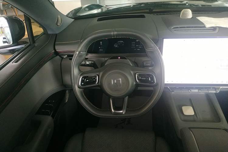 Used Zeekr 7X 2025 100 kWh Long-Range Rear-Wheel Drive with Intelligent Driving Features
