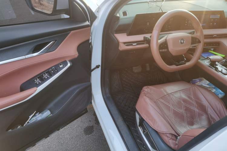 Used Changan CS75 PLUS 2023 3rd Generation 1.5T Automatic Prestige Model
