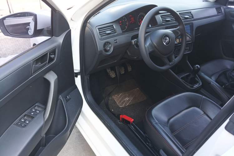 Used Volkswagen Santana 2018 1.5L Manual Fashion Edition
