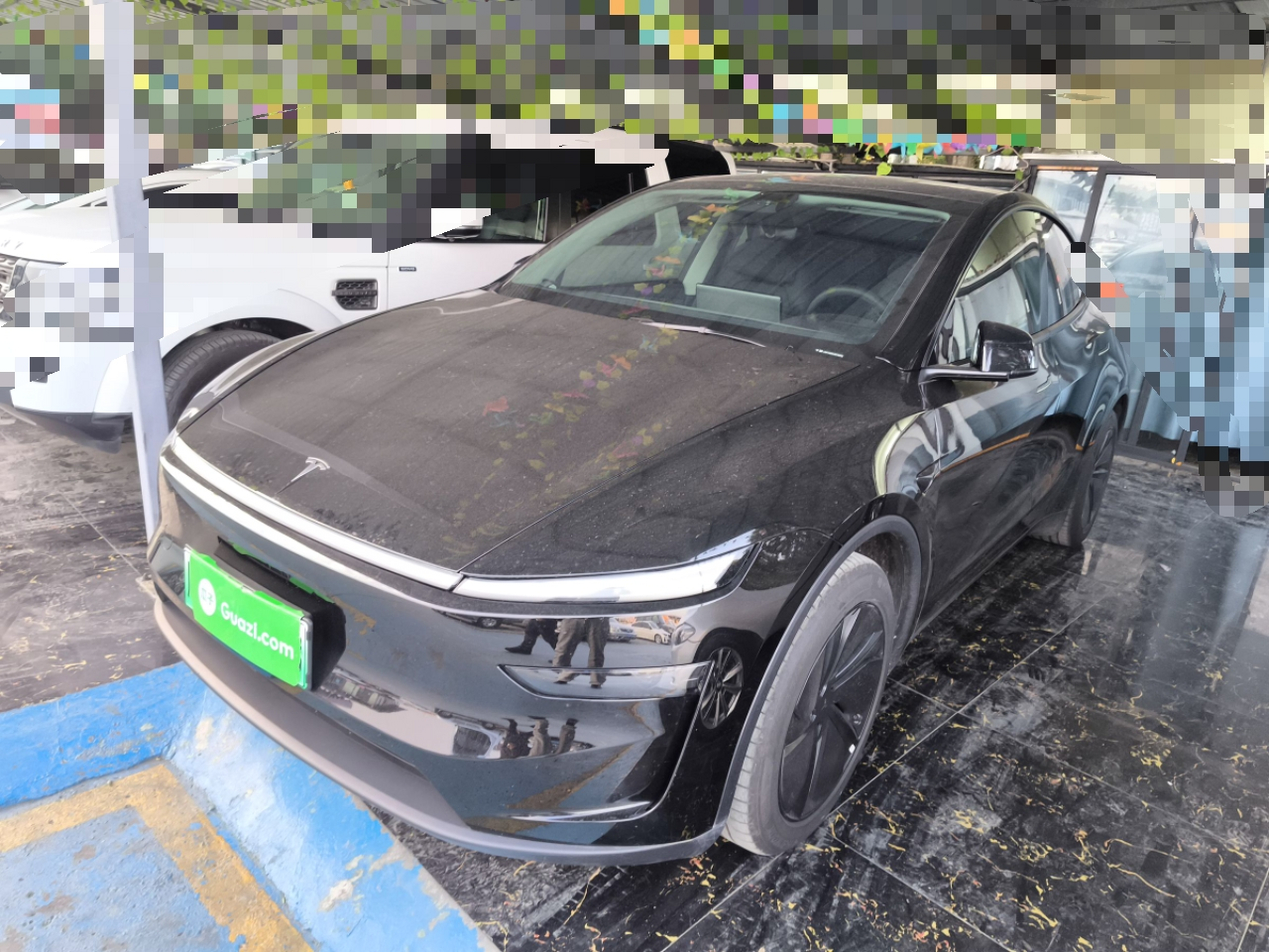 Под передней частью автомобиля