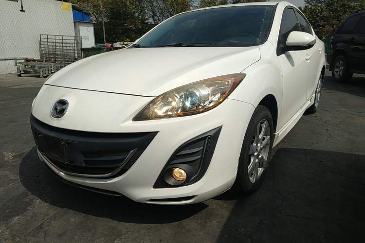 Used Mazda Mazda 3 2015 Sedan 2.0L Automatic Sport Model