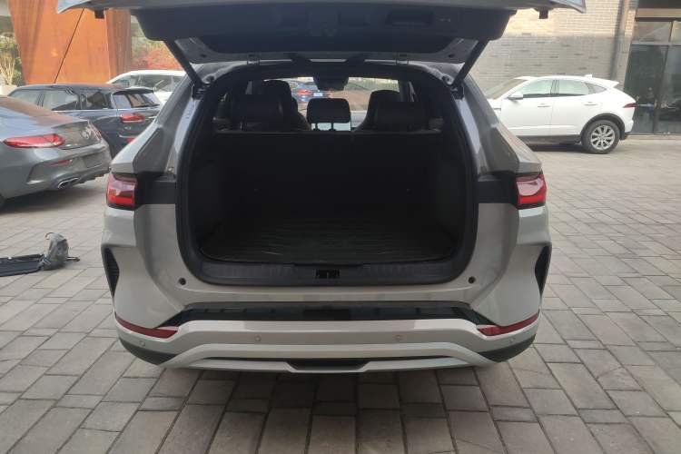 Used BYD Song PLUS New Energy 2025 EV Intelligent Driving Version 520km Premium Model
