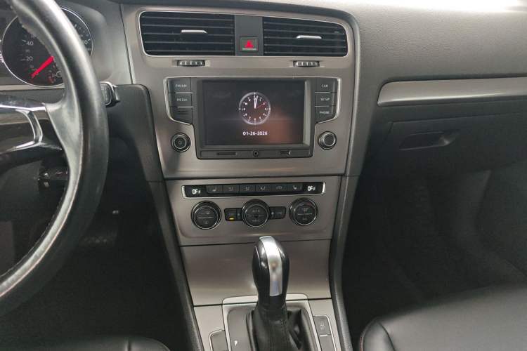 Used Volkswagen Golf 2016 1.6L Automatic Fashion Model