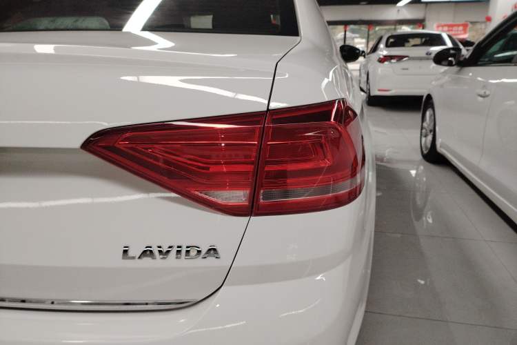 Used Volkswagen Lavida 2017 1.6L Automatic Comfort Edition