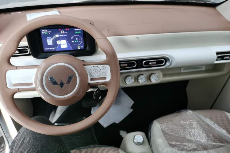 Used Wuling Hongguang MINIEV 2024 3rd Generation 215km Youth Edition
