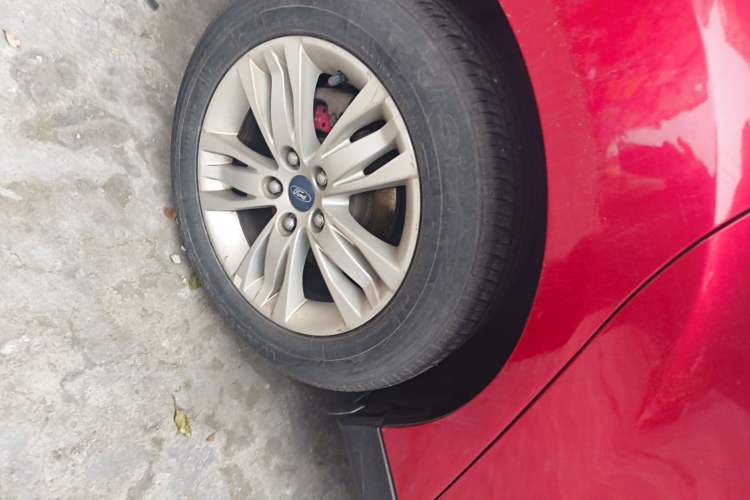 Used Ford Focus 2012 Sedan 1.6L Automatic Comfort Model
