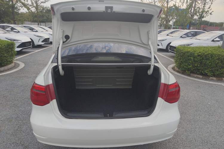 Used Volkswagen Jetta 2015 1.6L Automatic Comfort Model
