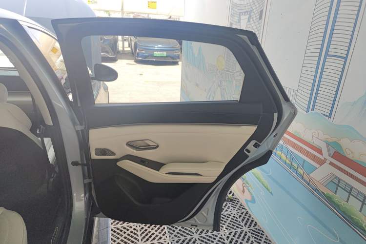 Used BYD Qin L 2024 DM-i 120KM Leading Model
