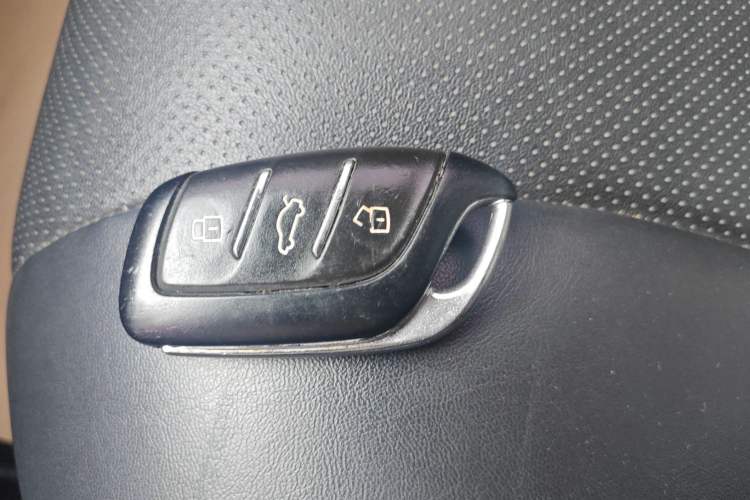 Used Roewe i5 2020 1.5L Automatic 4G Connect Luxury Flagship Edition
