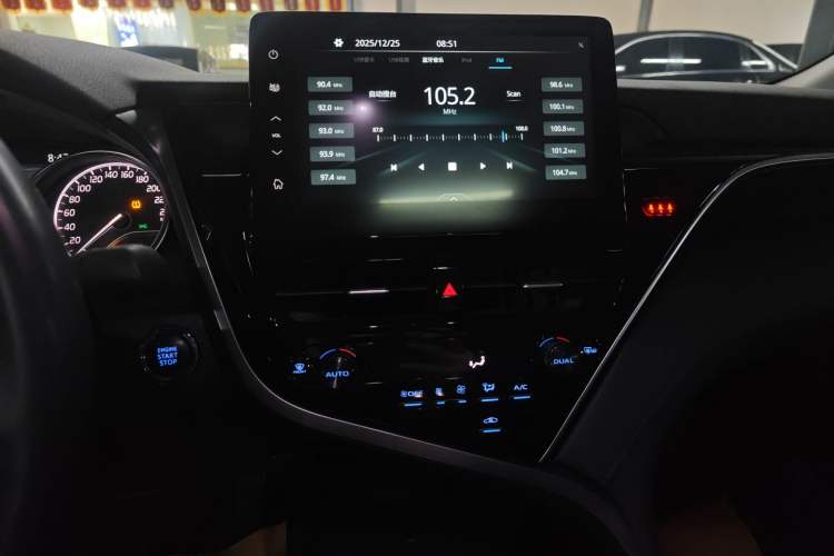 Used Toyota Camry 2021 2.0G Luxury Edition
