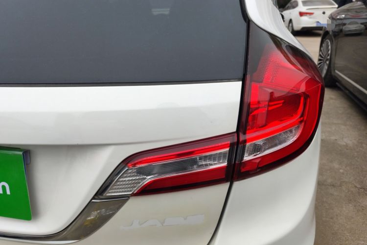 Used Honda Jade 2017 1.8L Automatic Classic Edition 5 seats