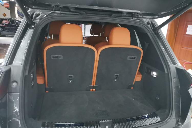 Used Li Auto L8 2023 Pro Model
