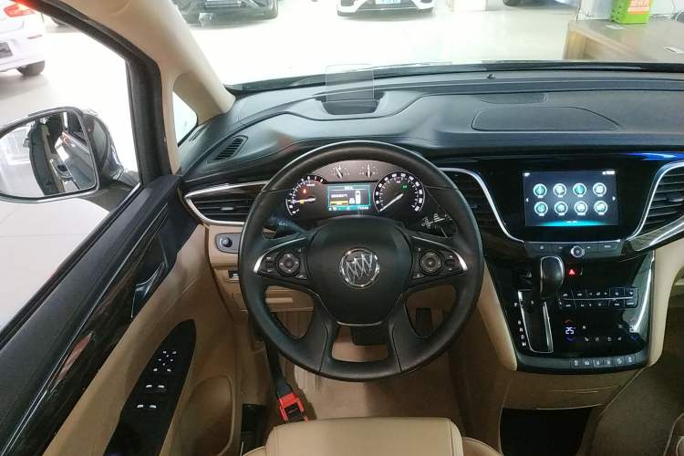 Used Buick GL8 2017 ES 28T Flagship Model China V Standard
