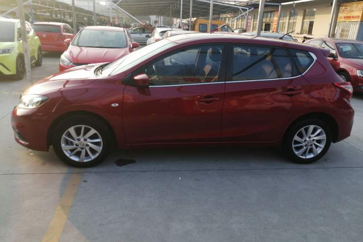 Used Nissan Tiida 2016 1.6L CVT Cool Dynamic Edition