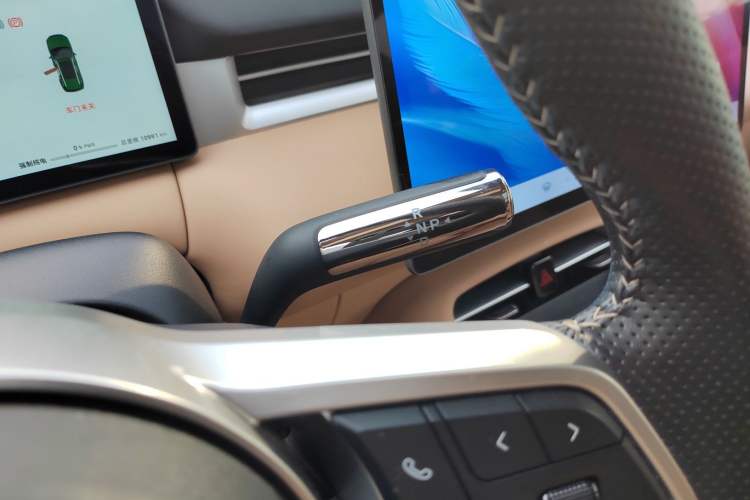 Used  E5 PLUS 2025 165 km Long-Range Version PLUS 7-Seater